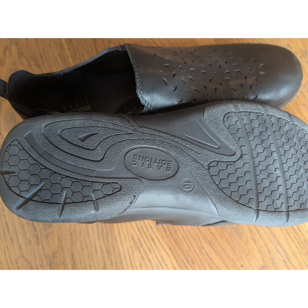 Sz 10 Basic Editions‎ Annie Womens  Black  Faux Leather Cutout Floral Flex Flats